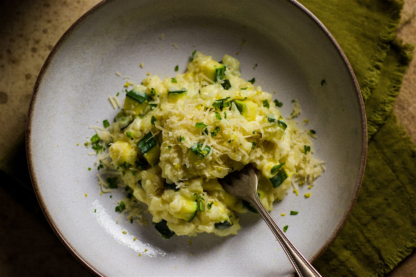 Zucchini Risotto aus dem digitalen Reiskocher | REISHUNGER